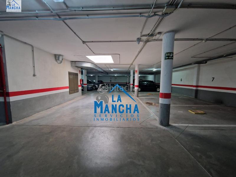 Foto b593c22b-d1dd-4e34-b7ab-f03bebd7fedf. Aparcament cotxe a Imaginalia - Llanos del Águila Albacete