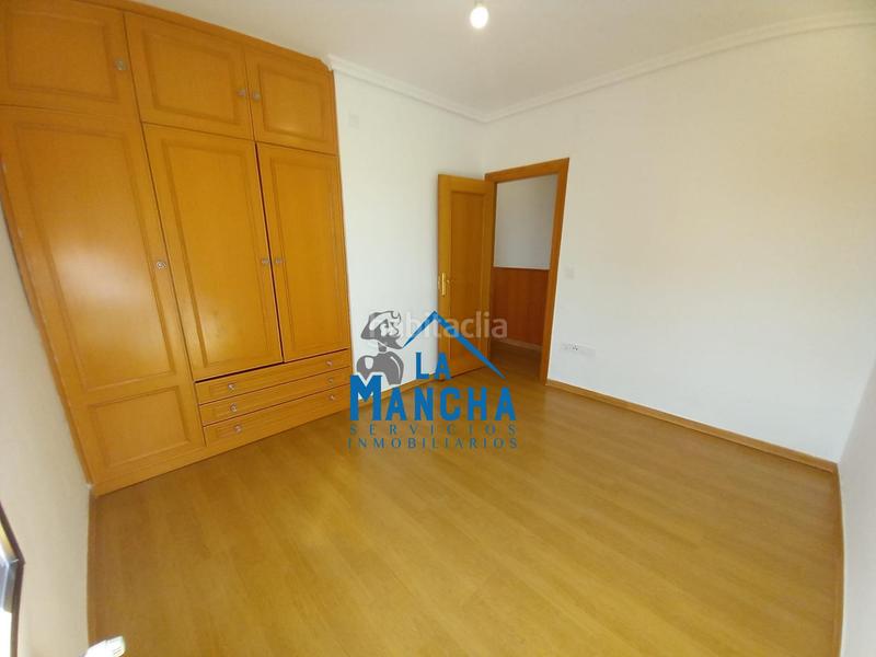 Foto b001fd0a-2181-4c64-af64-b1f3357cda93. Dúplex amb calefacció a San Pedro Albacete