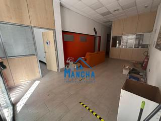 Geschäftsraum  Avenida arquitecto julio carriler. Inmobiliaria la mancha vende local comercial en zona feria de al