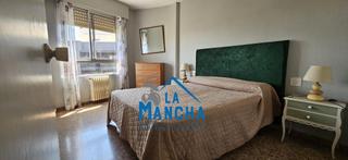Location Appartement  Calle alcalde conangla. Inmobiliaria la mancha alquila piso en zona parque linealpolicía