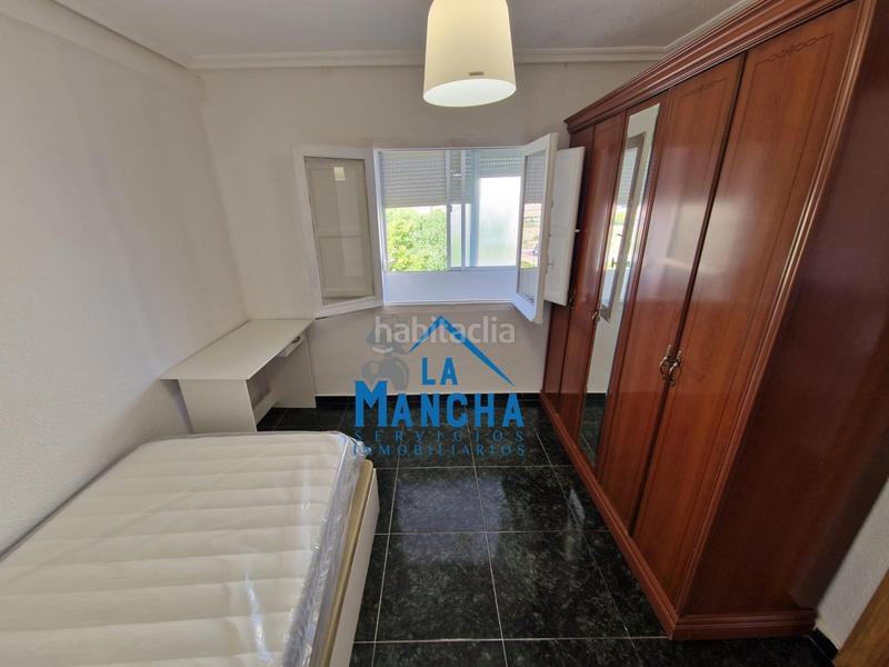 Foto 39fe04ab-c74d-4ac9-8f8a-e888e843596d. Alquiler piso inmobiliaria la mancha alquila habitacion para estudiantes en zona hospital en Albacete