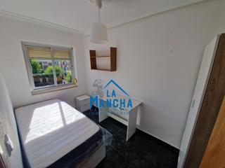 Location Appartement  Plaza san juan de la cruz. Inmobiliaria la mancha alquila piso en habitaciones compartidas