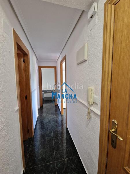 Foto 75819bbf-5e2c-415b-9b93-6b1ca99dca81. Alquiler piso inmobiliaria la mancha alquila piso en habitaciones compartidas zona hospital en Albacete