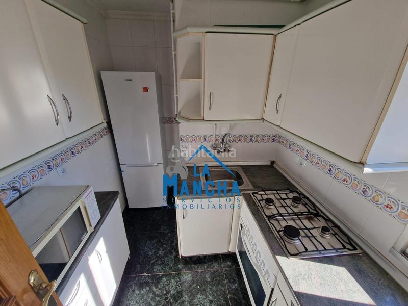 Foto 78c9b8f6-6af9-4d0c-b46a-932c076312d2. Alquiler piso inmobiliaria la mancha alquila piso en habitaciones compartidas zona hospital en Albacete
