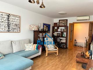 Flat  Calle santiago rusiñol. Inmobiliaria la mancha vende piso en zona feria.