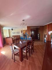 Etagenwohnung  Calle alcalde conangla. Inmobiliaria la mancha vende piso en zona parque lineal de albac