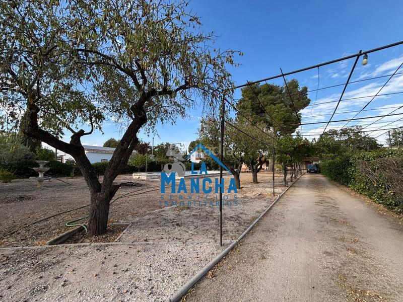 Foto 28bf234c-9463-4f23-94c3-292bab616d48. Maison avec parking piscine dans Pedanías - Extrarradio Albacete