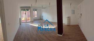 Appartement  Calle san antonio. Inmobiliaria la mancha vende fantástico piso recién reformado a