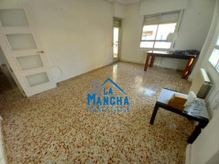Pis  Calle magallanes. Inmobiiaria la mancha vende piso de 4 habitaciones en zona indus
