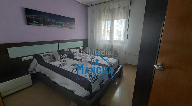 Foto b46ca32c-34e3-4f2b-a055-4a3850e06e8a. Piso inmobiliaria la mancha vende espectácular piso con piscina en zona imaginalia en Albacete