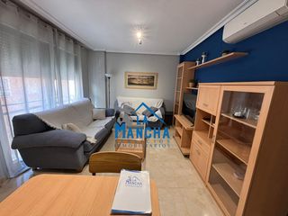 Pis  Calle hermanos quintero. 240.000 inmobiliaria la mancha vende piso en zona depósito del s