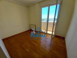 Rent Flat in Imaginalia - Llanos del Águila. 800 mensuales. inmobiliaria la mancha alquila fantástico piso se