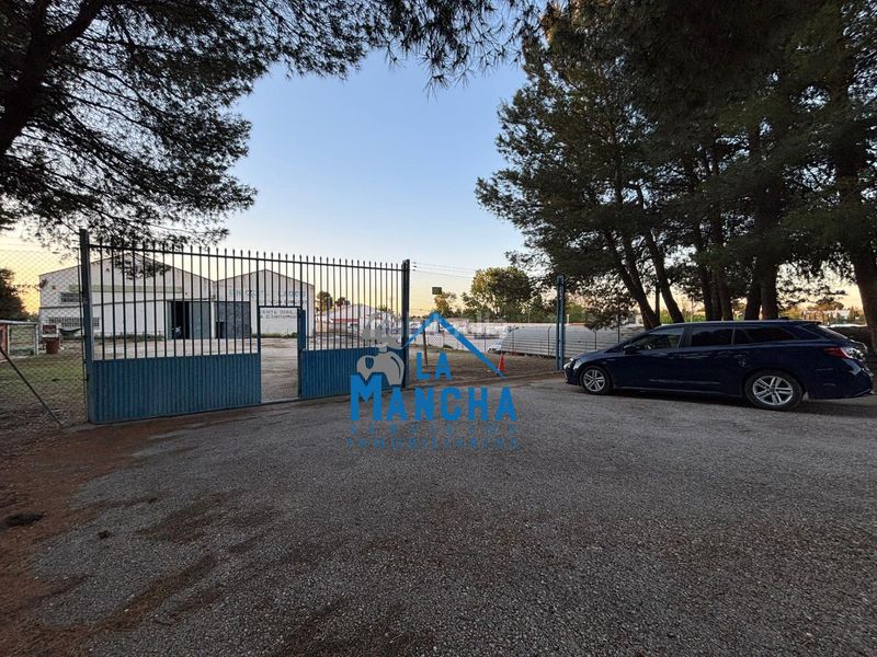 Foto 515d1c19-5643-4144-8c85-5b3c2bc22380. Capannone industriale in Pedanías - Extrarradio Albacete