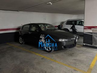 Posto auto in El Pilar. 20.000 inmobiliaria la mancha vende plaza de garaje y tratero en