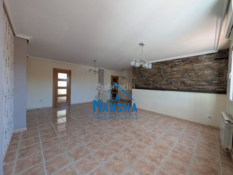 Foto d84426fb-2eee-4ab1-ab68-db9f60f6bc2b. Casa adossada amb calefacció aparcament a Gineta (La)