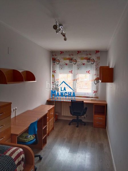 Foto e8867654-0503-4845-b932-15606544b67c. Casa adossada amb calefacció aparcament piscina a Albacete
