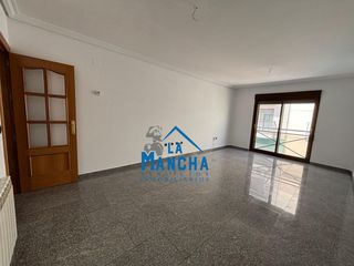 Lloguer Pis a Carretas - Pajarita. 850 al mes inmobiliaria la mancha alquila piso seminuevo en zona