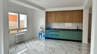 Pis  Calle dionisio guardiola. 355.000 inmobiliaria la mancha vende piso con acabados de lijo e