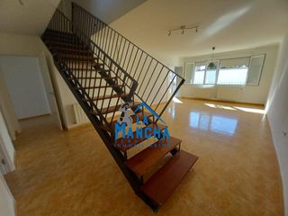 Casa adossada a Madrigueras. 162.000 inmobiliaria la mancha vende bonito adosado en madriguer