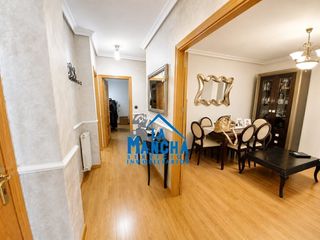 Flat  Calle aguila. 240.000 inmobiliaria la mancha vende piso en el barrio san pablo