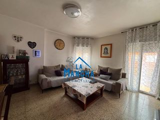 Flat in El Pilar. 130.000 inmobiliaria la mancha vende piso barrio el pilarindustr