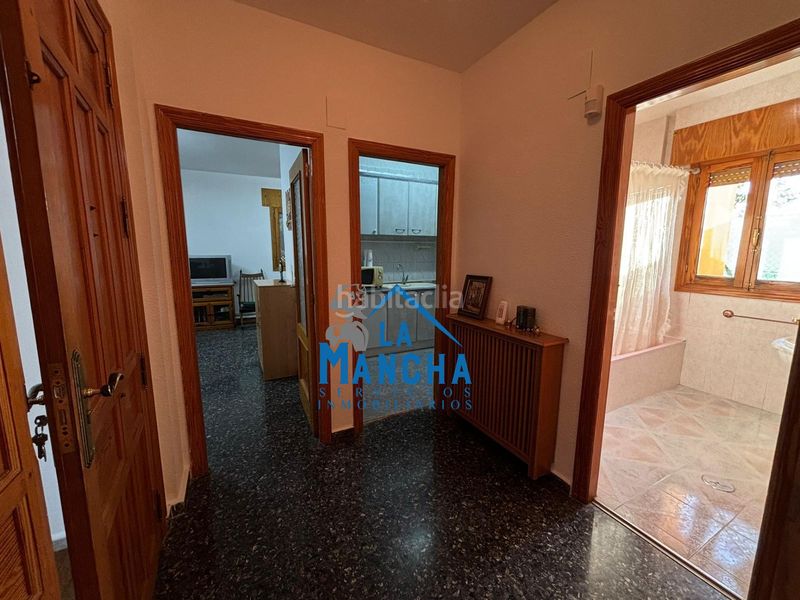 Foto a6fc3ab6-cf0a-4e5a-8d1d-fc55f961ab64. Haus mit heizung parking pool in Pedanías - Extrarradio Albacete