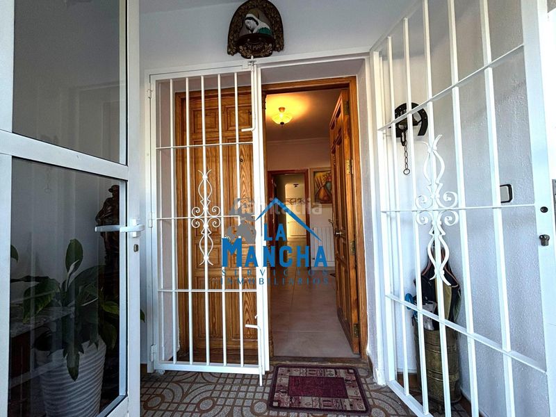 Foto e5e9a4d2-fb90-46a4-8d7d-8cd49929c13f. Haus mit heizung parking pool in Pedanías - Extrarradio Albacete