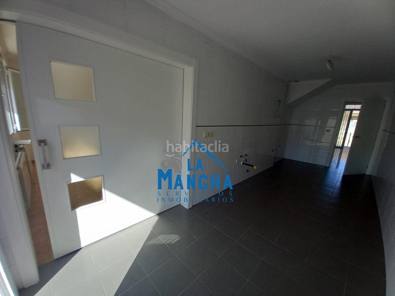 Foto 0258c157-0fde-4c3c-b228-8bc3d62359d3. Casa adossada amb calefacció aparcament a Madrigueras