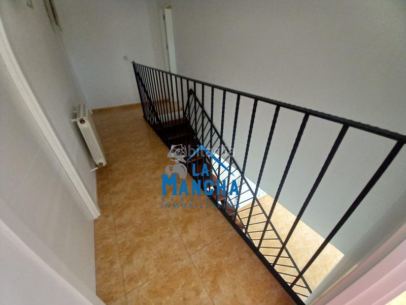 Foto 9c626d4d-0dde-4056-8e3f-388a1c745122. Casa adossada amb calefacció aparcament a Madrigueras