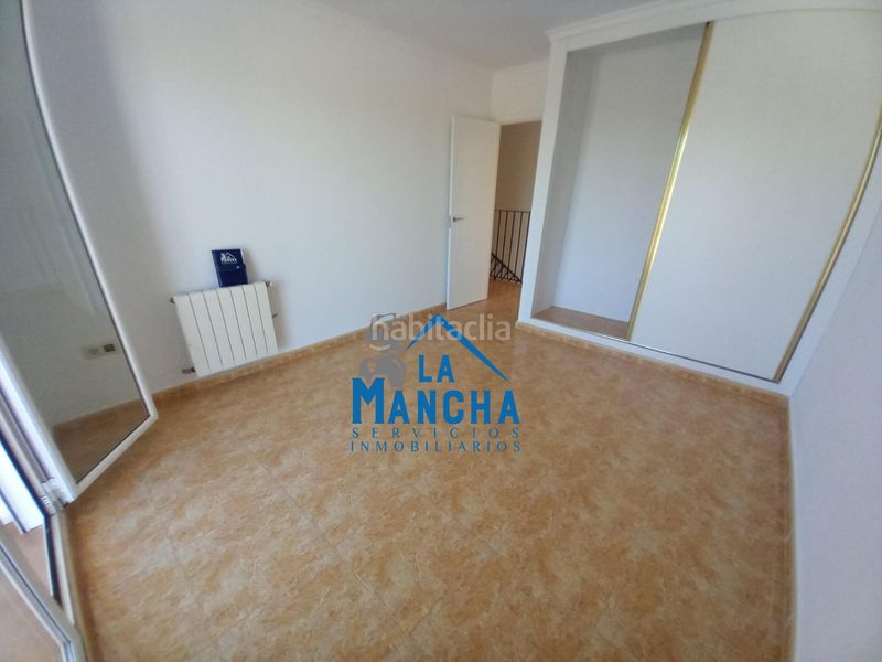 Foto aed384b7-f80d-4dd1-bb13-7c942ba1895f. Casa adossada amb calefacció aparcament a Madrigueras