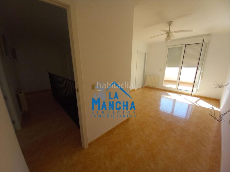 Foto b97c8fa3-c8e7-4f76-bfa2-5357035c7adb. Casa adossada amb calefacció aparcament a Madrigueras