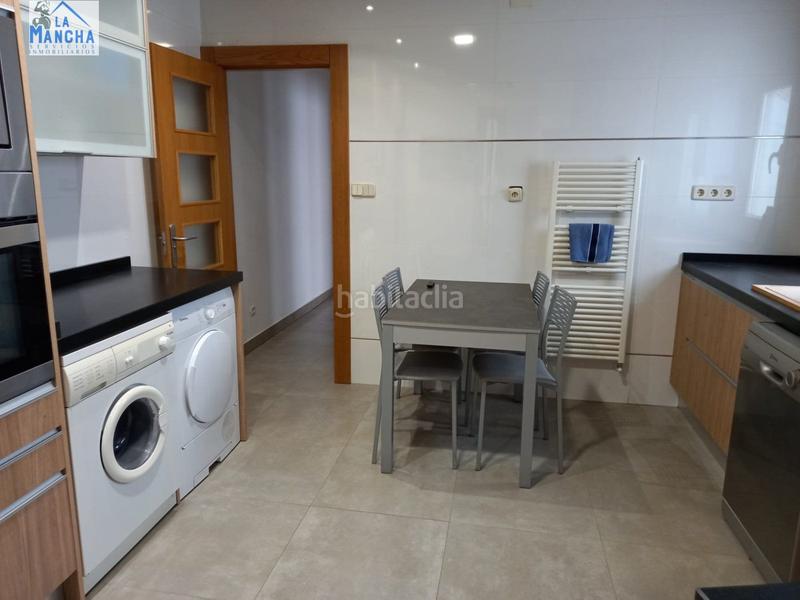 Foto f5e2980a-5711-40dd-bd95-48339bbd16a4. Appartement avec chauffage dans Centro Albacete