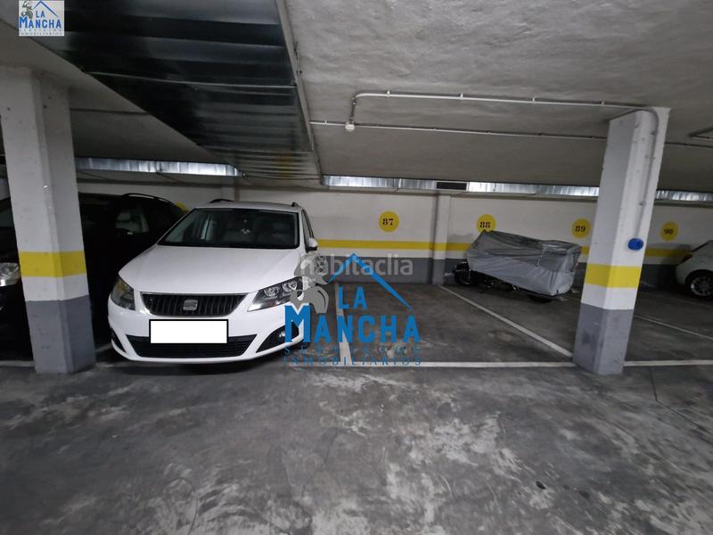 Foto bff5b8fc-2162-486f-8cd1-1df9e3325c9f. Autoparkplatz in Imaginalia - Llanos del Águila Albacete