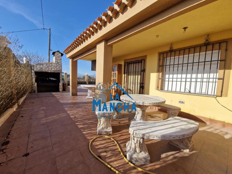 Foto 01ab759a-bb73-4af0-ae90-9d3a36a14f03. Chalet inmobiliaria la mancha vende chalet independiente en zona carretera de jaen en Albacete
