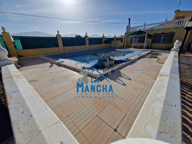 Foto 0421e560-575f-4295-845b-c9e29972b183. Chalet inmobiliaria la mancha vende chalet independiente en zona carretera de jaen en Albacete