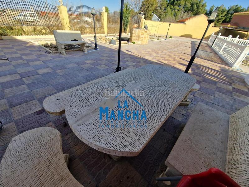 Foto 1005ae74-c4f4-4c15-bd8b-2da0887a9a95. Chalet inmobiliaria la mancha vende chalet independiente en zona carretera de jaen en Albacete