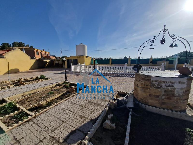 Foto 35af15fe-44f9-4165-b527-c6d765541a48. Chalet inmobiliaria la mancha vende chalet independiente en zona carretera de jaen en Albacete