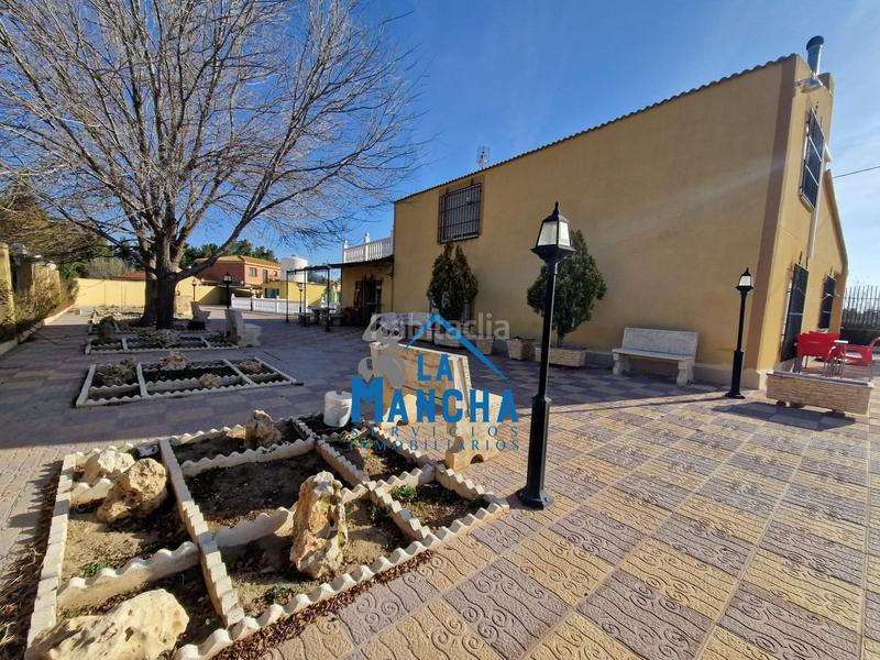 Foto 3771d6cd-2e90-460d-9d5e-c15cb1be2d82. Chalet inmobiliaria la mancha vende chalet independiente en zona carretera de jaen en Albacete