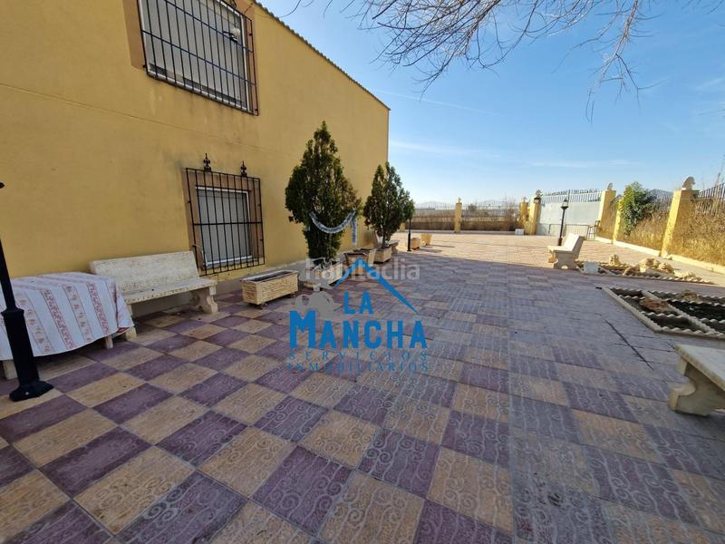 Foto 648c4b20-c185-4d89-ae10-558d26f0dd1e. Chalet inmobiliaria la mancha vende chalet independiente en zona carretera de jaen en Albacete