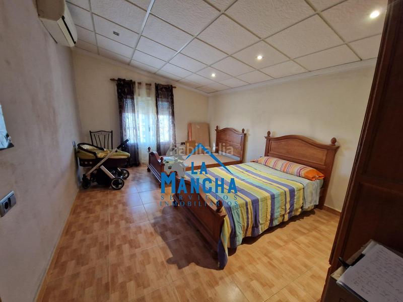 Foto cdcfa608-542f-4083-82d1-19f83ee94714. Chalet inmobiliaria la mancha vende chalet independiente en zona carretera de jaen en Albacete