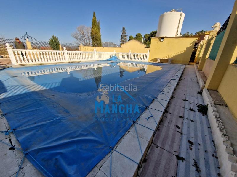 Foto de5bcb45-3eea-44e2-8d21-0c37030b3f46. Chalet inmobiliaria la mancha vende chalet independiente en zona carretera de jaen en Albacete