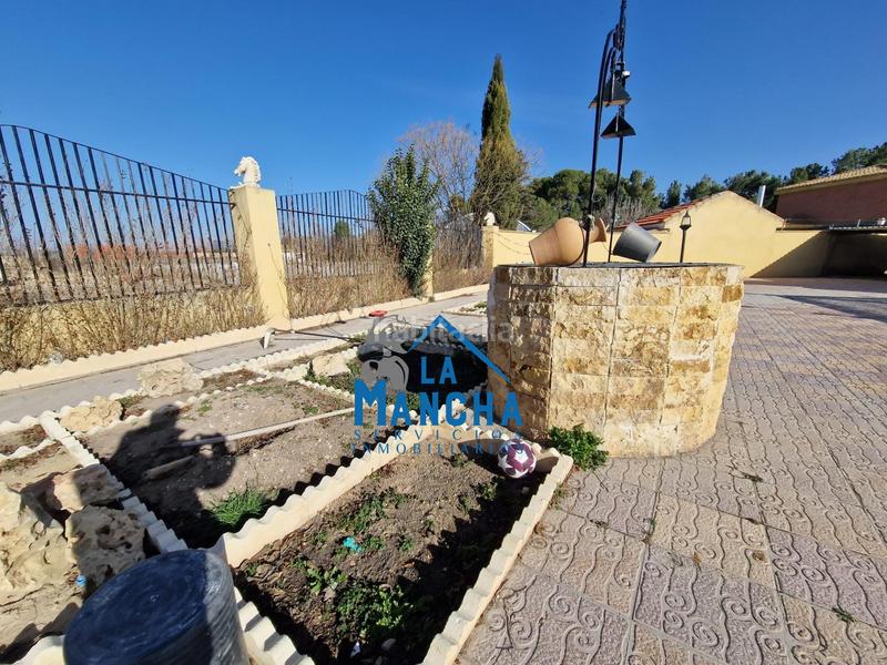 Foto e41f47cc-d84f-41c7-9be5-d4134a44bf7c. Chalet inmobiliaria la mancha vende chalet independiente en zona carretera de jaen en Albacete