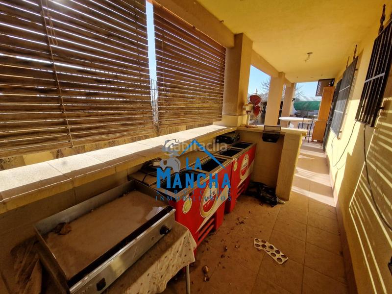 Foto ffb45961-b096-4e2d-b9fe-8def7f9deda9. Chalet inmobiliaria la mancha vende chalet independiente en zona carretera de jaen en Albacete
