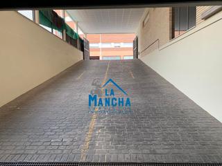 Aparcament cotxe  Calle oscar wilde. Inmobiliaria la mancha vende plazas de garaje con trastero zona