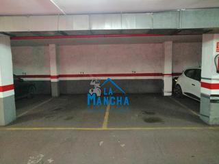 Aparcament cotxe  Calle san antonio barquera. Inmobiliaria la mancha vende 2 plazas de garaje zona centrohuert