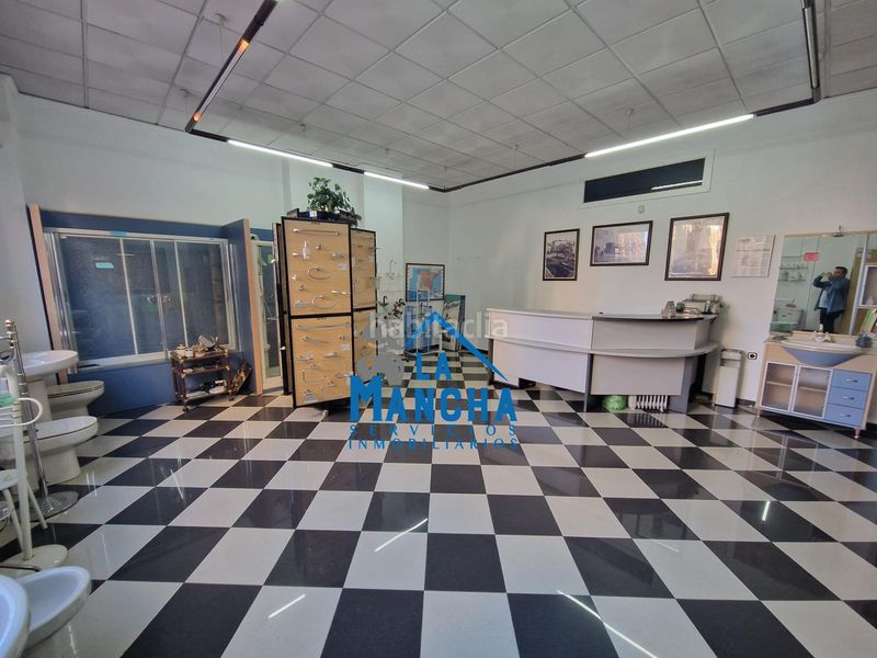 Foto bef0dce3-88ec-4930-81d1-4900691d5ec3. Local comercial a Feria Albacete