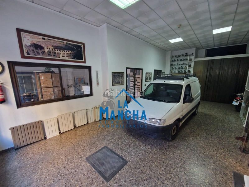 Foto ecbbdd1f-b8e6-459f-8308-1ac42b72ee30. Local comercial a Feria Albacete