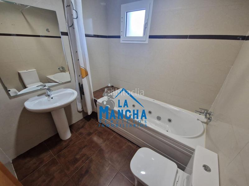 Foto a99a9ca3-6a83-41c2-8f71-ffa338ccd3a5. Casa adossada amb calefacció aparcament a Gineta (La)