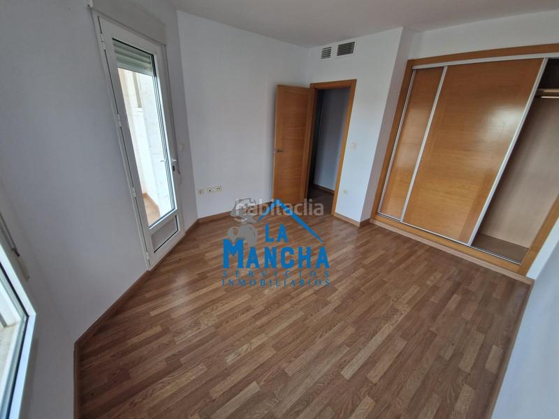 Foto f9928896-ec86-450d-8852-6fc9fae2cd89. Casa adossada amb calefacció aparcament a Gineta (La)
