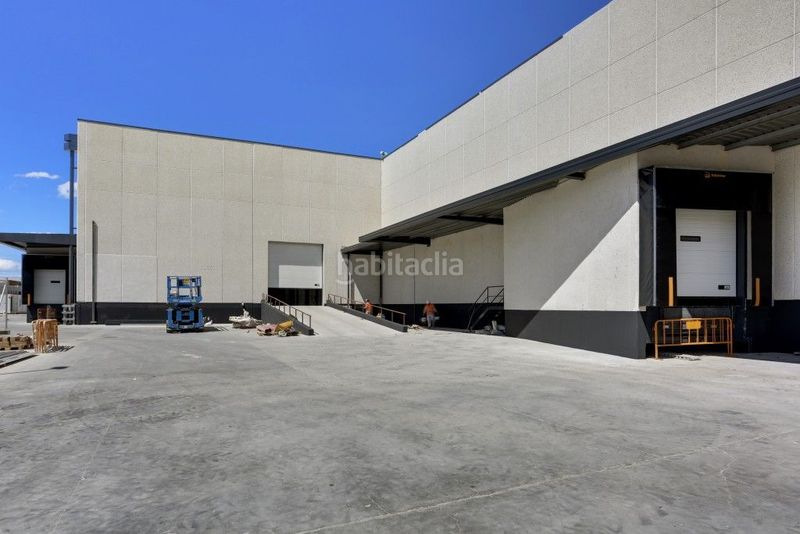 Foto 0da7ff20-c8ba-4ba8-867a-03a83d62f3c9. Rent industrial building in calle eratóstenes 9 in Getafe